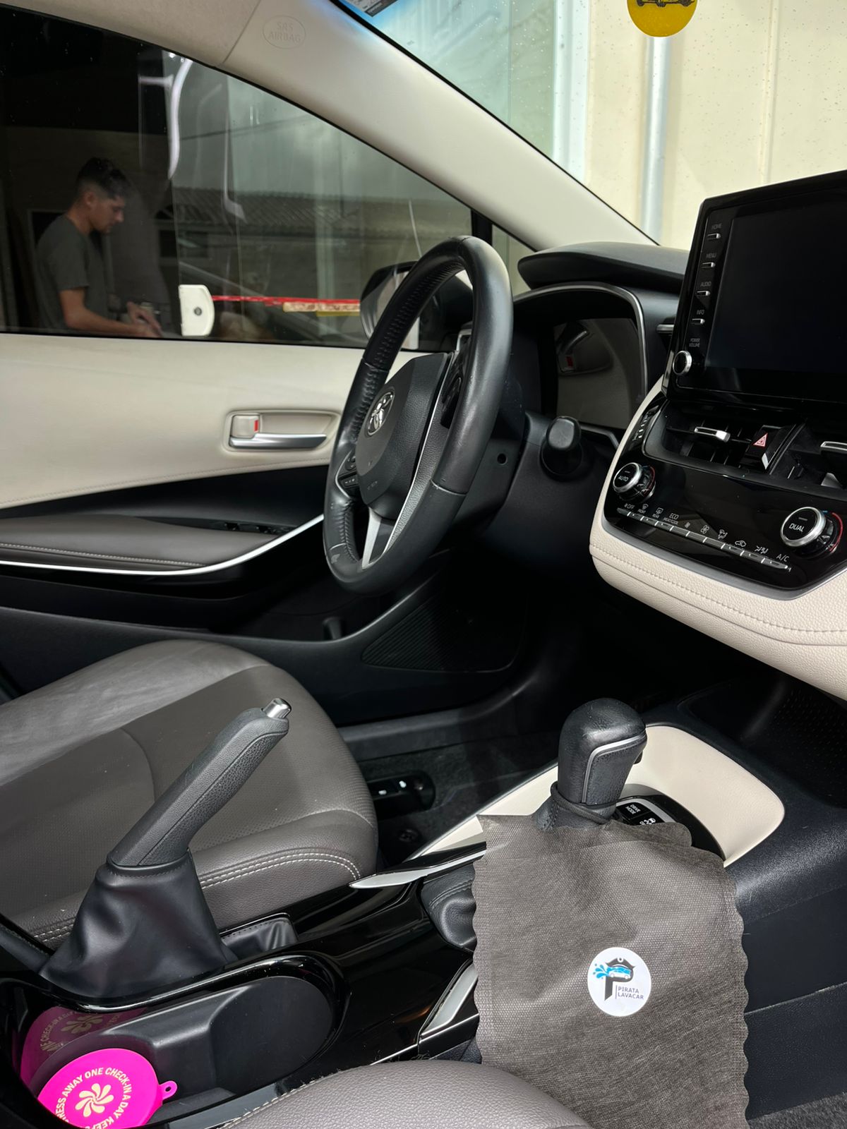 Painel e volante limpos - Pirata Lava Car